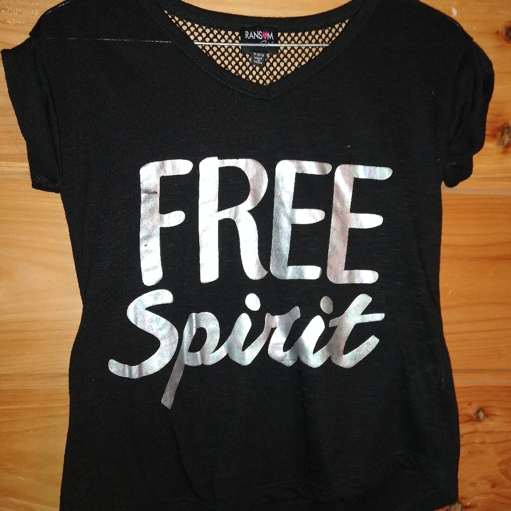 T shirt blacksize Medium 10/12 youth free spirit